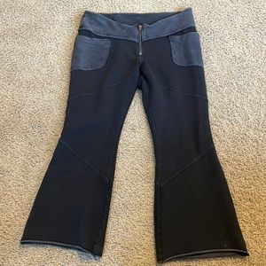 Free people movement flare cropped sweatpants. Size large.
